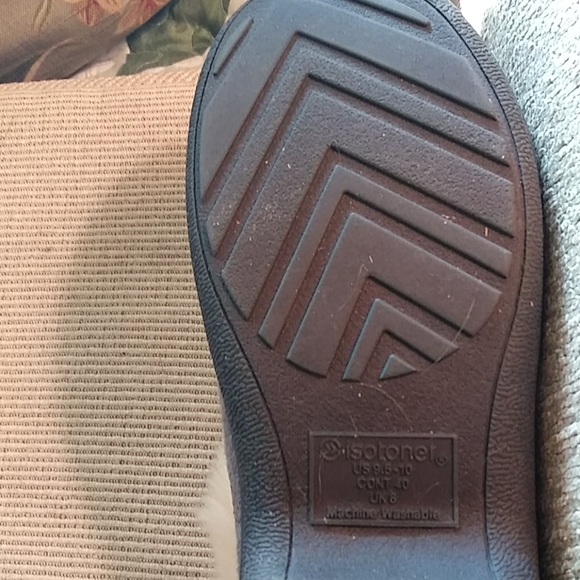 Slippers - Picture 4 of 4